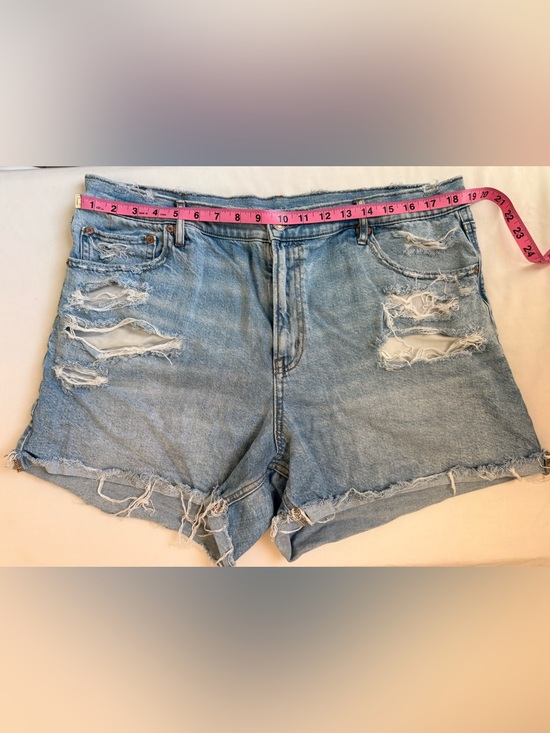 American Eagle Outfitters Pants - American Eagle Relaxed Short Light Wash Distressed Denim Cutoff Shorts Size 16